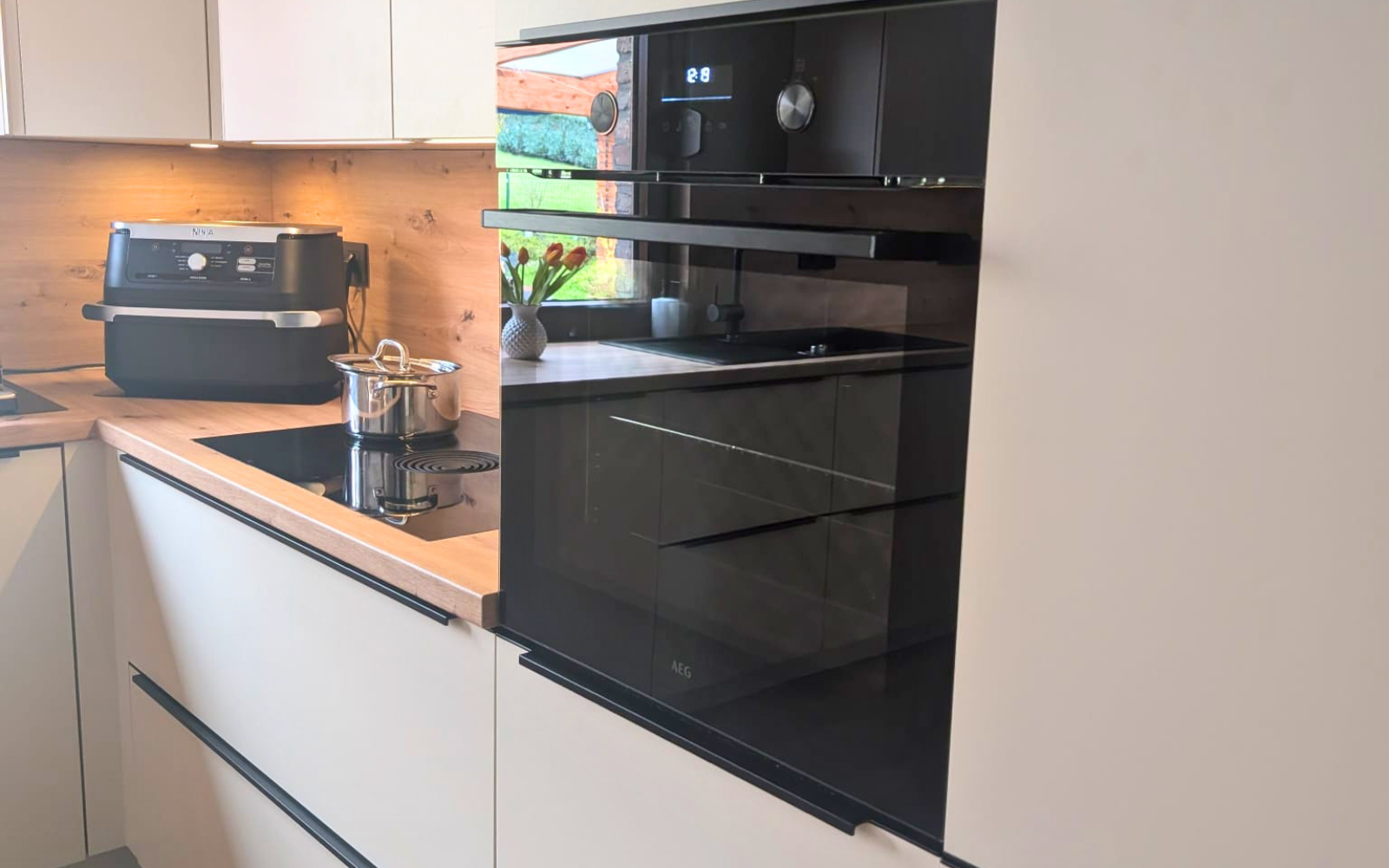 Küche auf Maß, Backofen und Herd